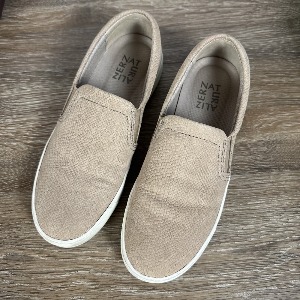 Naturalizer Marianne Slip On Sz 6.5M Beige Boat Shoes Nautical Resort Capsule